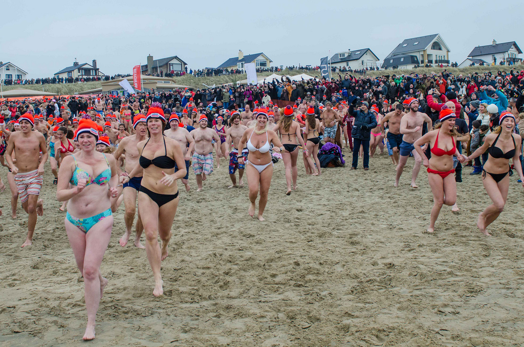 New Year's Dip at Zandvoort in 2015 : photo courtesy of 105mm