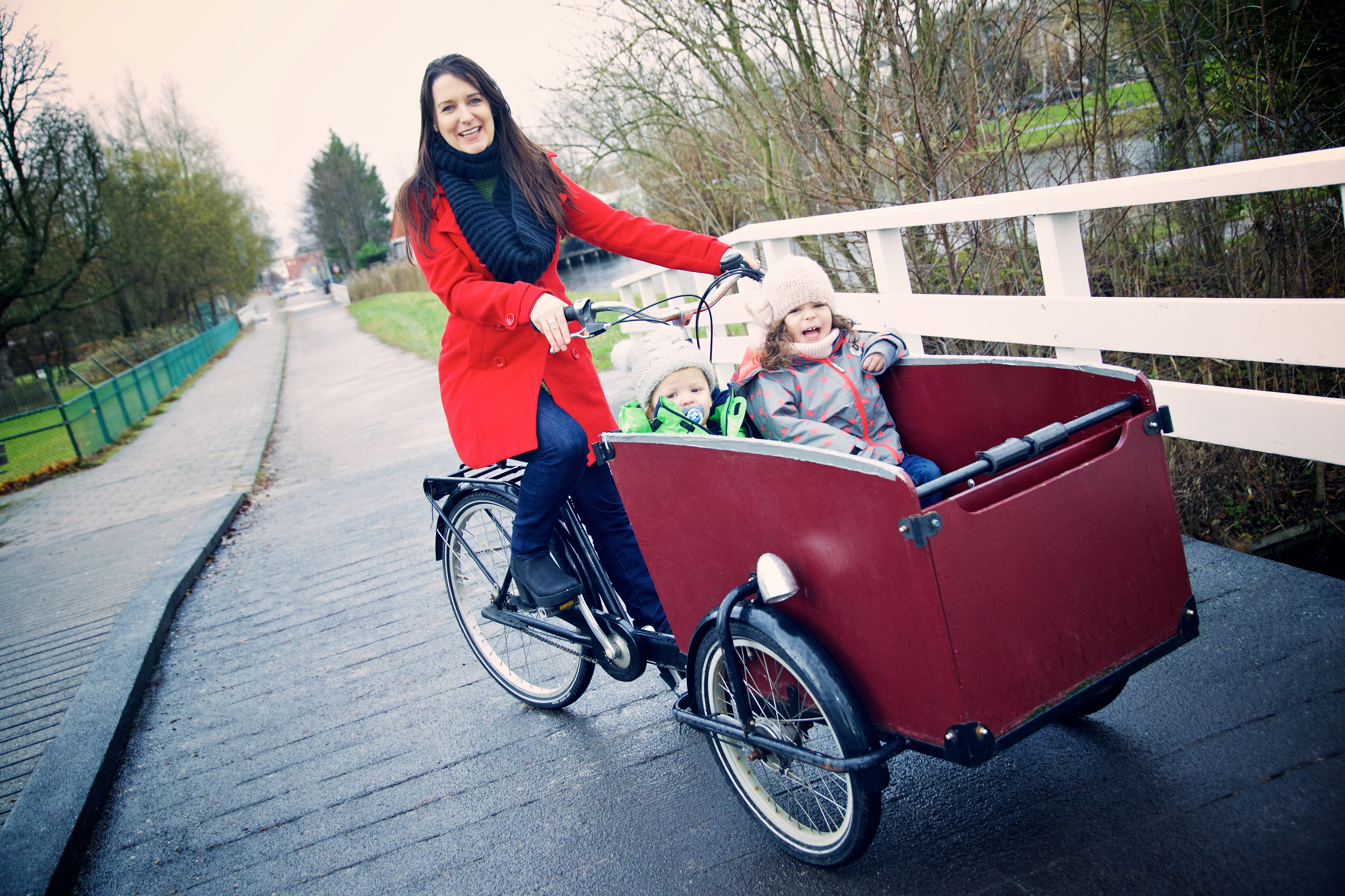 Dutch parenting in a bakfiets